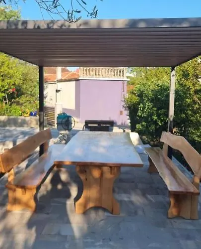 Bruno's House 아파트 *